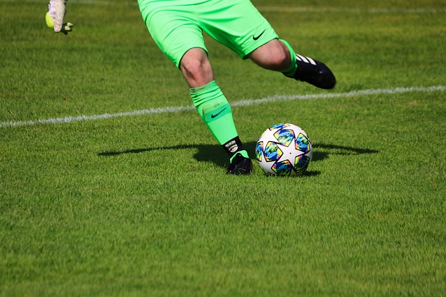 亿万28官网h5:阿森纳青年队法国小将社交媒体更新:刻苦训练和捧杯.